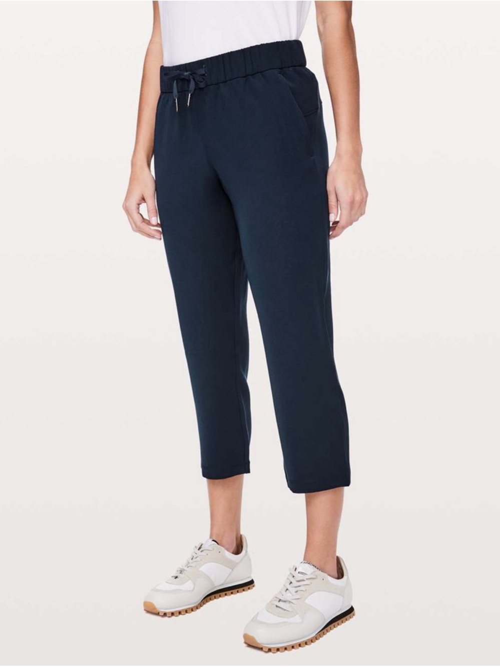 LULULEMON | Women’s On The‎ Fly CROP *Woven 23"- True Navy - Sz 8